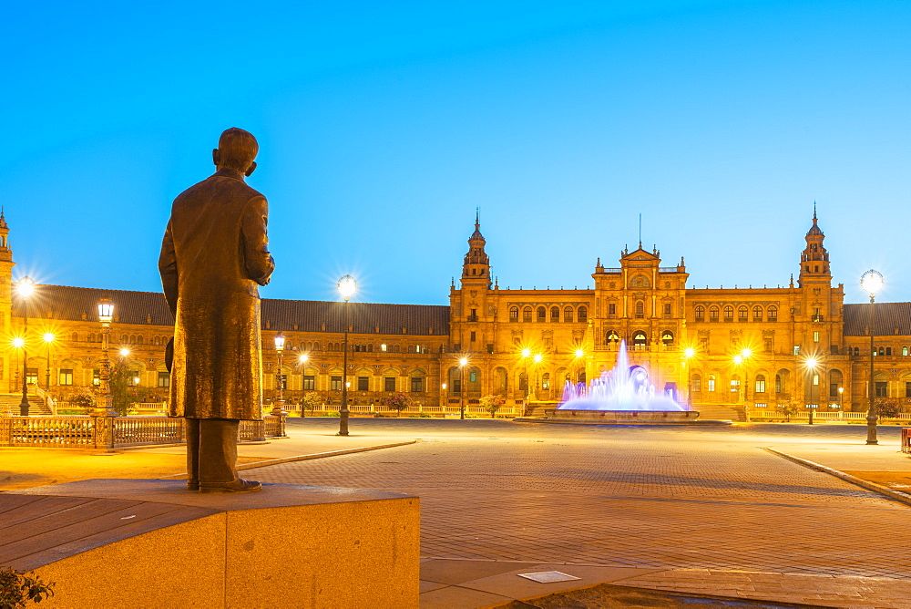 Memorial statue of architect Anibal Gonzalez and Vicente Traver fountain, Plaza de Espana, Seville, Andalusia, Spain, Europe