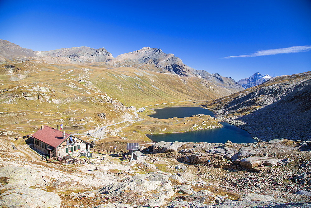 Refuge Citta di Chivasso. Lakes of Nivolet, Valsavarenche, Gran Paradiso National Park, Alpi Graie (Graian Alps), Italy, Europe 