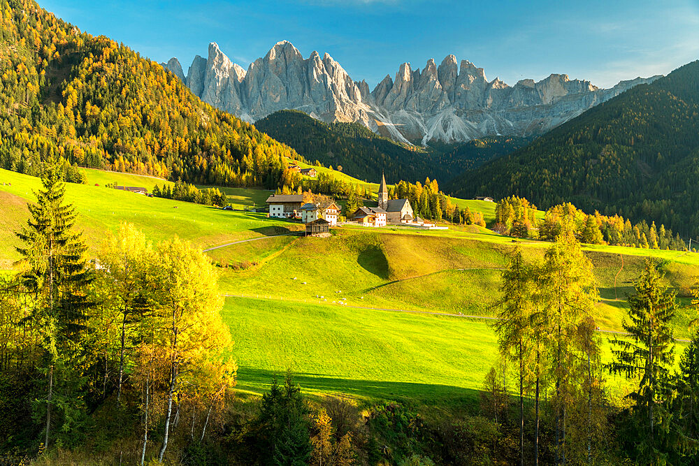 Sunset over the Odle Group and village of Santa Magdalena, Funes Valley, Dolomites, Bolzano province, South Tyrol, Italy, Europe