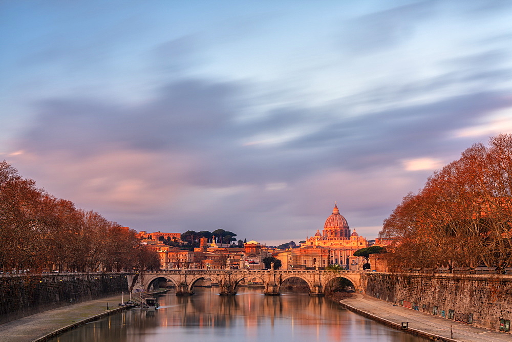 St. Peter's Basilica (Basilica di San Pietro) and River Tiber at sunrise, Rome, Lazio, Italy, Europe