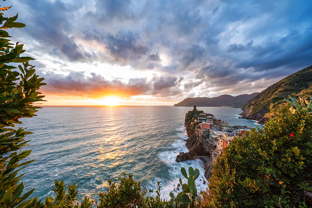 Dramatic sky at sunset over Vernazza, Cinque Terre, UNESCO World Heritage Site, La Spezia province, Liguria, Italy, Europe