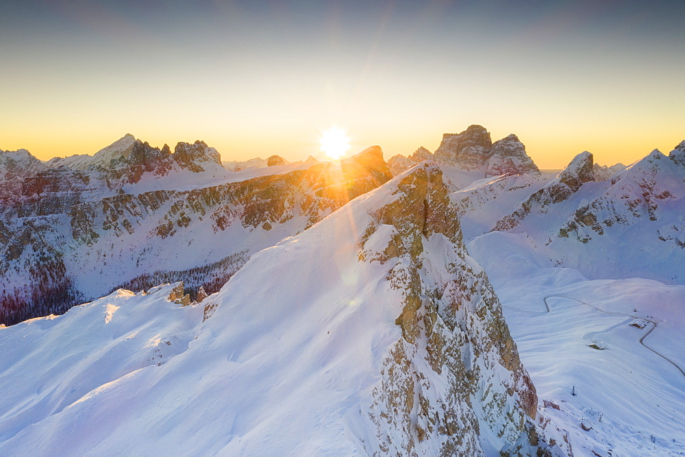 Sunrise on Ra Gusela, Lastoi De Formin and Monte Pelmo covered with snow, Giau Pass, Dolomites, Belluno province, Veneto, Italy, Europe