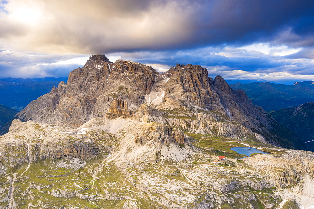 Locatelli hut, Laghi dei Piani, Torre Toblin, Tre Scarperi, Rocca Novale, Punta Lavina Lunga, Dolomites, South Tyrol, Italy, Europe