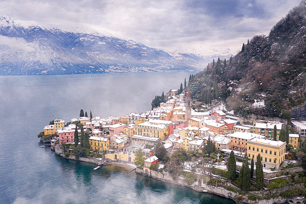 Traditional houses of Varenna old town after a snowfall, Lake Como, Lecco province, Lombardy, Italian Lakes, Italy, Europe