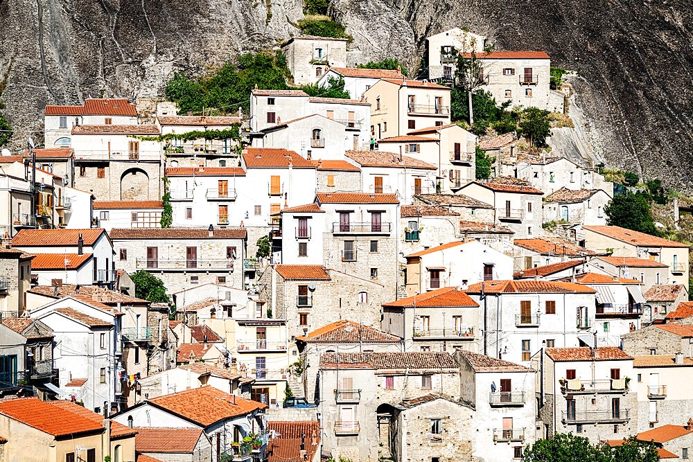 Stone houses in the medieval town of Castelmezzano, Dolomiti Lucane, Potenza province, Basilicata, Italy, Europe