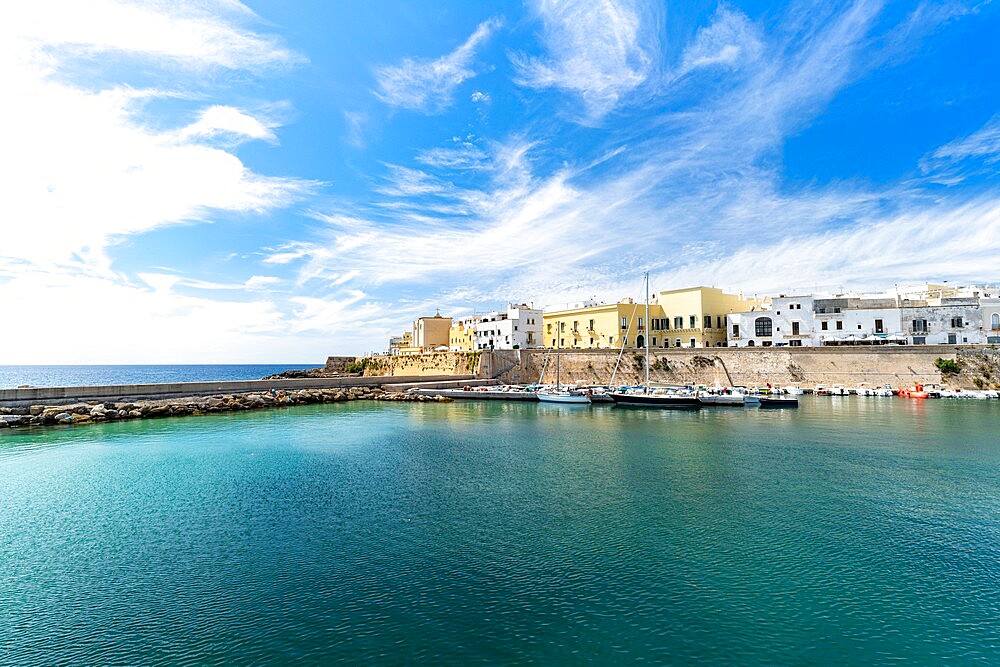 Old town and harbor of Gallipoli, Lecce province, Salento, Apulia, Italy, Europe