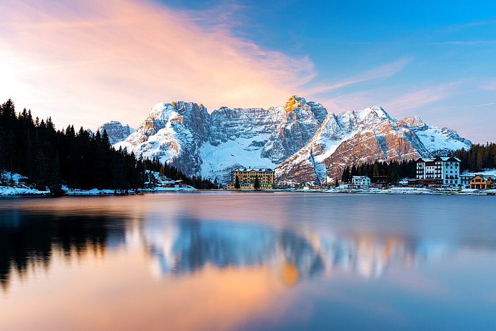 Autumn sunrise over Lake Misurina and Sorapiss mountain, Dolomites, Auronzo di Cadore, Belluno province, Veneto, Italy, Europe