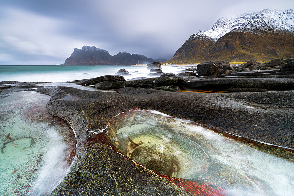 The Eye rock formation tourist attraction in the wild landscape of Uttakleiv, Leknes, Vestvagoy, Lofoten Islands, Norway, Scandinavia, Europe