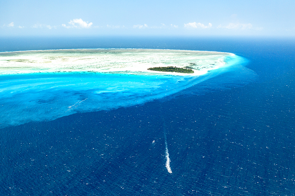 Aerial view of idyllic tropical island washed by the blue Indian Ocean, Zanzibar, Tanzania, East Africa, Africa