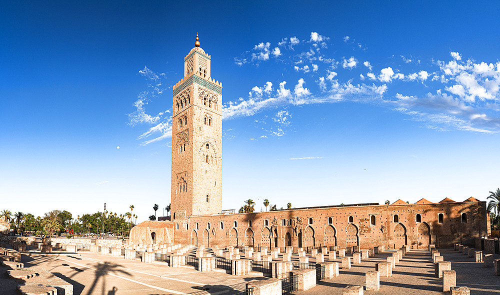 Panoramic of the ancient Koutoubia Mosque and minaret tower, UNESCO World Heritage Site, Marrakech, Morocco, North Africa, Africa