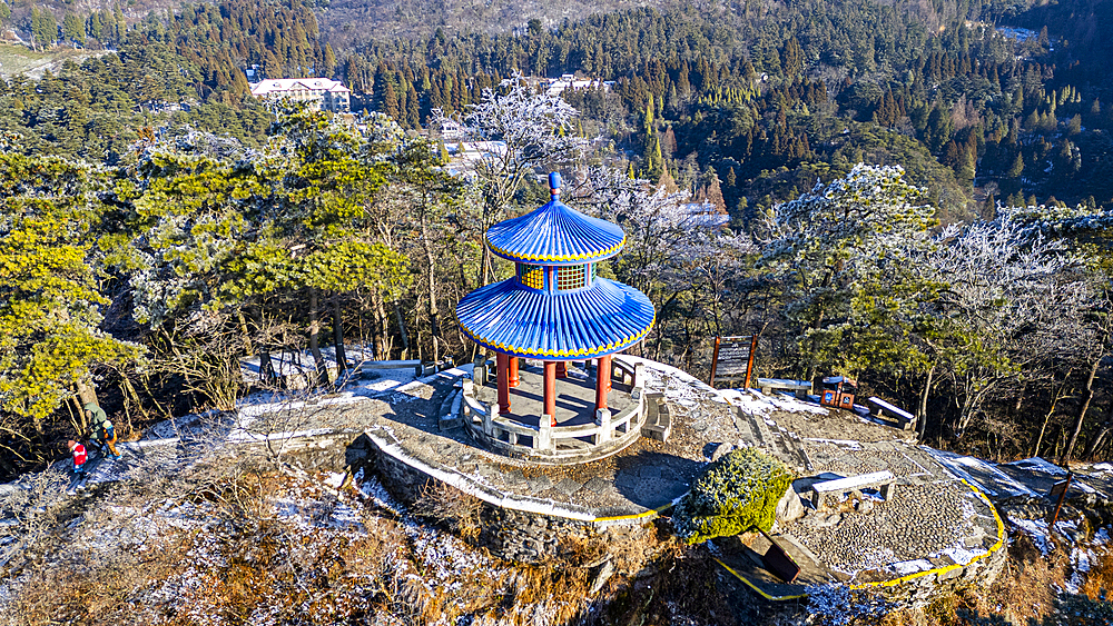 Aerial of Hanpo Pass, Mount Lu (Lushan), UNESCO World Heritage Site, Jiujiang, Jiangxi, China, Asia