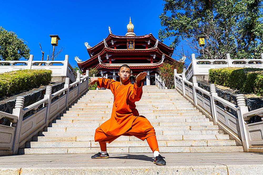 Monk demonstrating Kung Fu, Shaolin Temple, Quanzhou, UNESCO World Heritage Site, Fujian, China, Asia