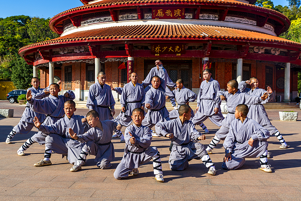 Shaolin monk fighting demonstration, Shaolin Temple, Quanzhou, UNESCO World Heritage Site, Fujian, China, Asia