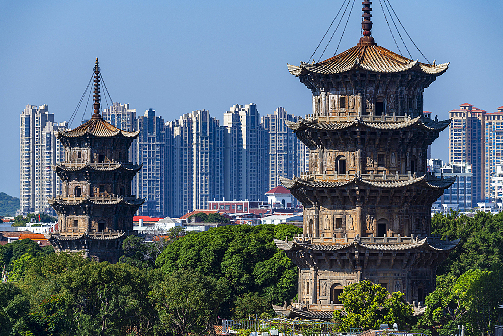 View over the Hutongs and Pagodas in the Kaiyuan Temple, UNESCO World Heritage Site, Quanzhou, Fujian, China, Asia