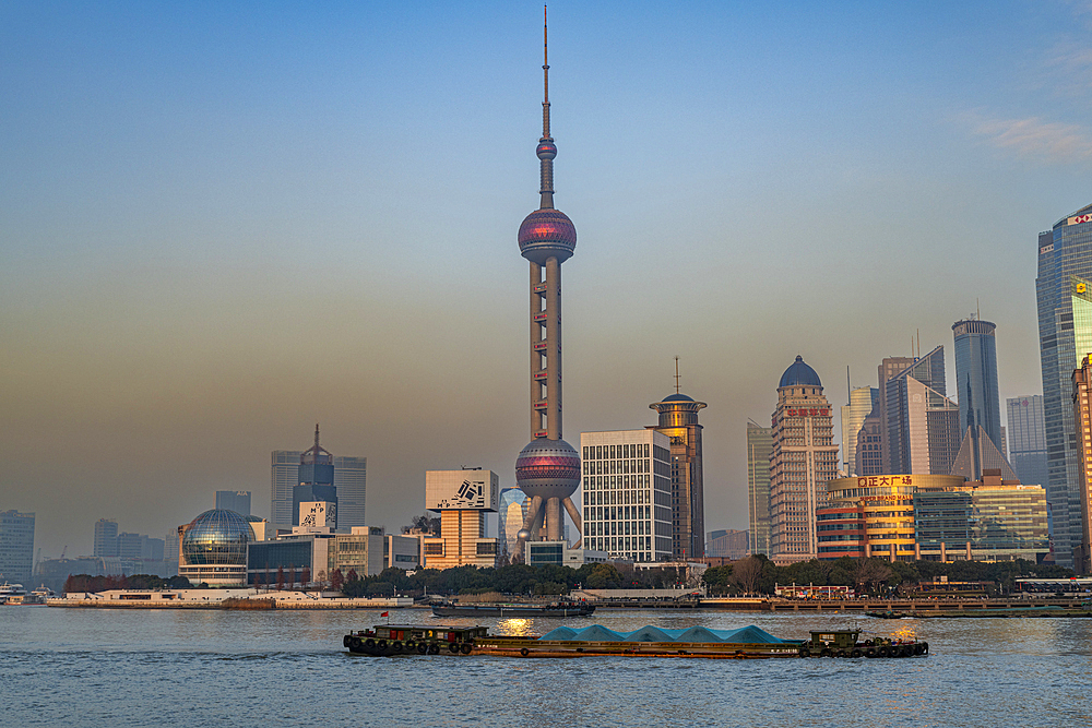 Pudong seen from the Bund, waterfront area, Central Shanghai at sunset, Shanghai, China, Asia