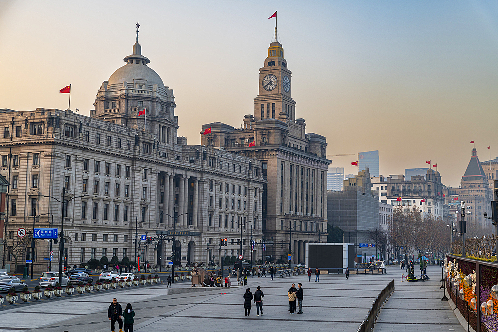 The Bund, waterfront area, Central Shanghai at sunset, Shanghai, China, Asia