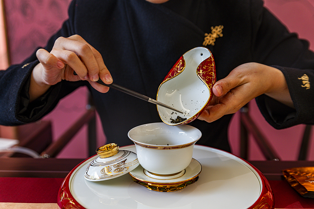 Tea ceremony, Kulangsu International Settlement, UNESCO World Heritage Site, Xiamen, Fujian, China, Asia