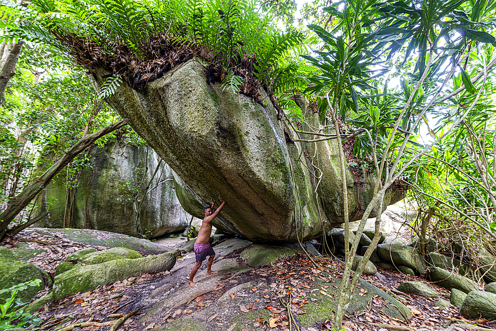 Giant granite rocks on Pulau Kelayang, Belitung island off the coast of Sumatra, Indonesia, Southeast Asia, Asia