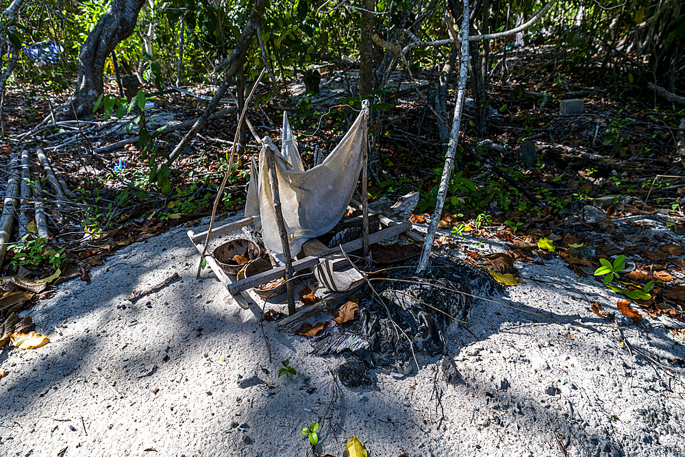 Traditional cemetery, Grande Santa Cruz Island, Zamboanga, Mindanao, Philippines, Southeast Asia, Asia