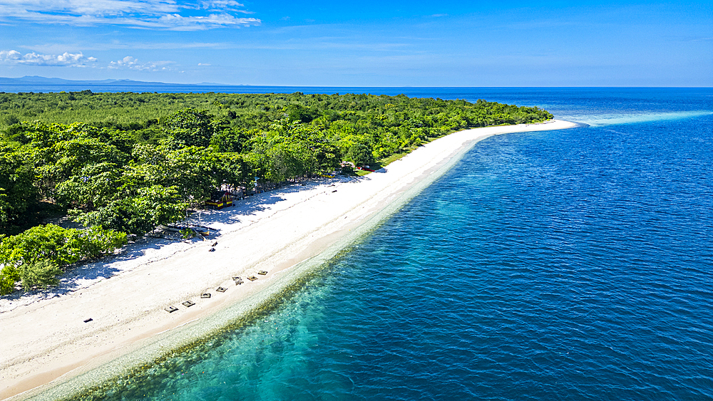 Aerial of a white sand beach in Grande Santa Cruz Island, Zamboanga, Mindanao, Philippines, Southeast Asia, Asia