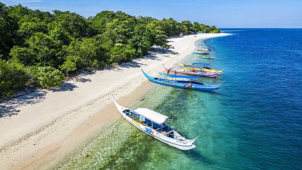 Aerial of a white sand beach in Grande Santa Cruz Island, Zamboanga, Mindanao, Philippines, Southeast Asia, Asia