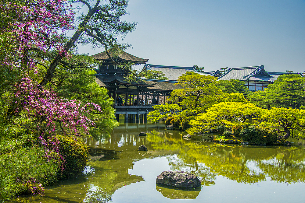 Okazaki Park in the Heian Jingu Shrine, Kyoto, Honshu, Japan, Asia