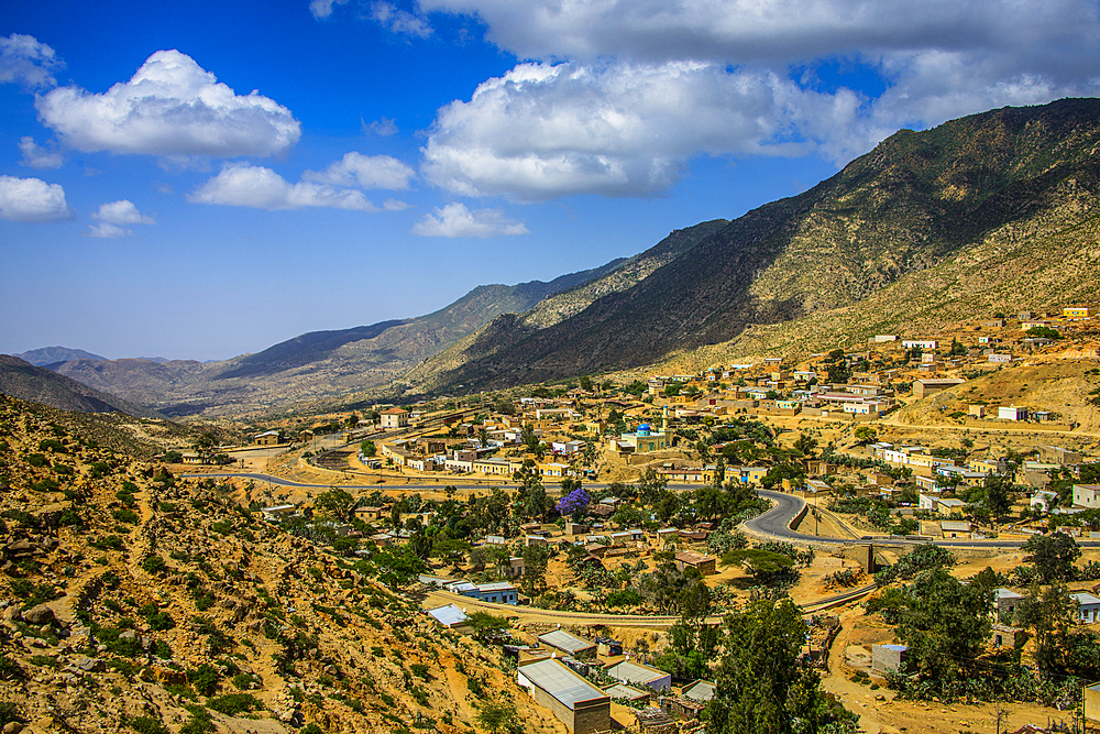 The town of Nefasi below the Debre Bizen monastery along the road from Massawa to Asmara, Nefasi, Eritrea, Africa