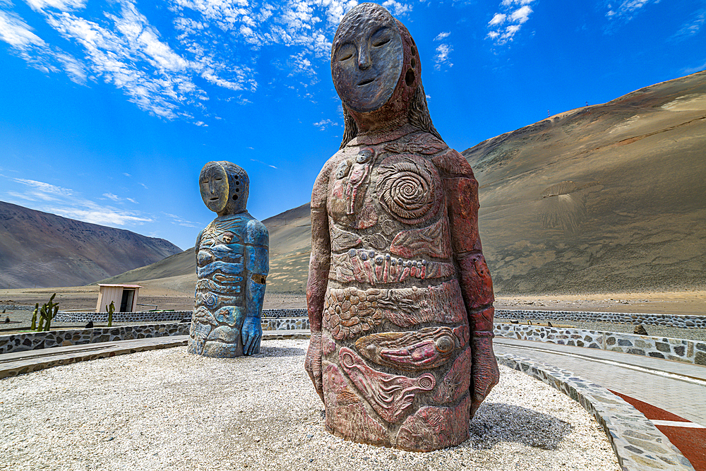 Monument, Chinchorro Mummies, UNESCO World Heritage Site, Camarones Valley, northern Atacama desert, Chile, South America