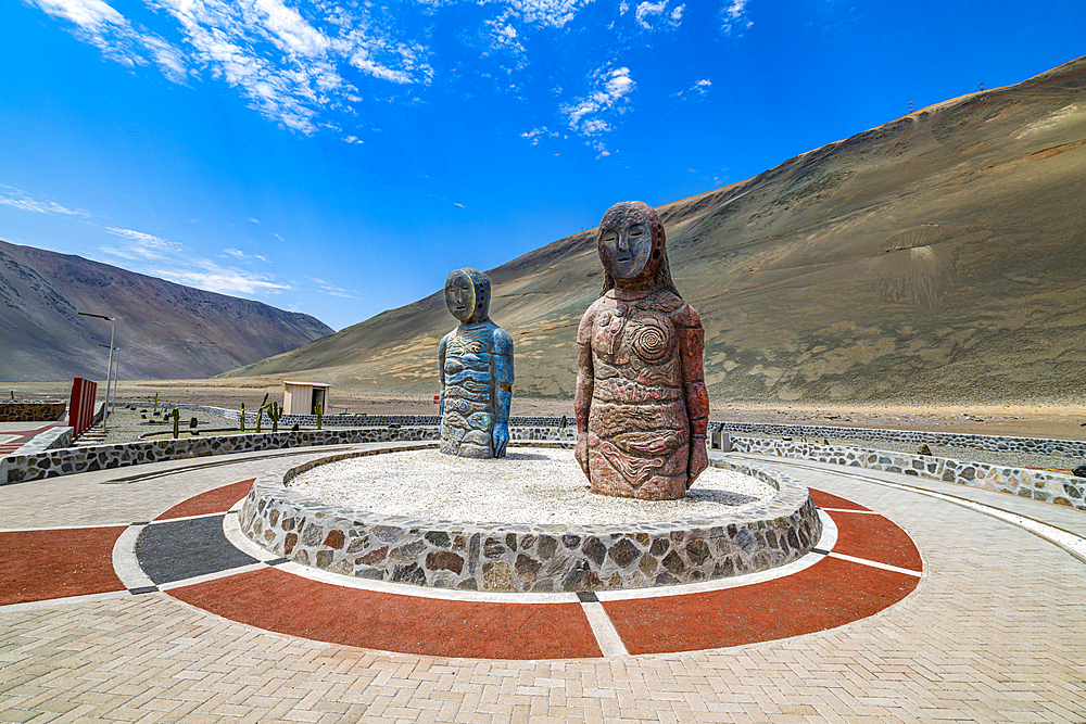 Monument, Chinchorro Mummies, UNESCO World Heritage Site, Camarones Valley, northern Atacama desert, Chile, South America