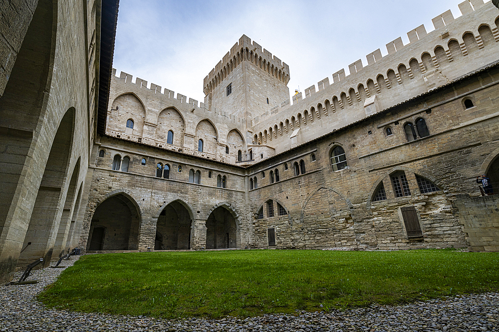 Palace of the Popes, Avignon, UNESCO World Heritage Site, Vaucluse, Provence-Alpes-Cote d'Azur, France, Europe