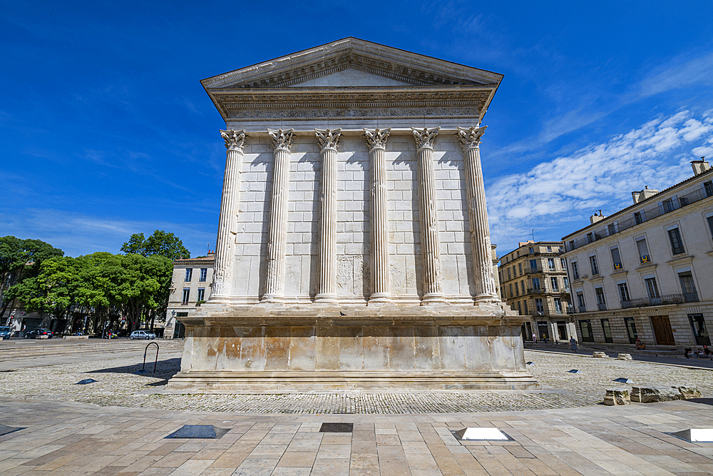 The historic Roman Maison Carree, UNESCO World Heritage Site, Nimes, Gard, Occitania, France, Europe