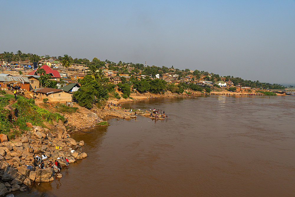 Kasai River flowing through Tshikapa, Kasai, Democratic Republic of Congo, Africa