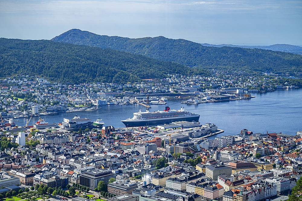 View over the UNESCO World Heritage Site, Bergen, Vestland, Norway, Scandinavia, Europe