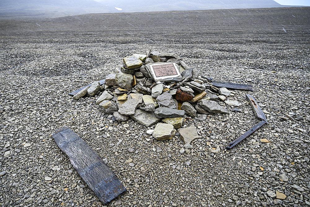 Gravestone from the Franklin expedition, Beechey island, Nunavut, Canadian Arctic, Canada, North America