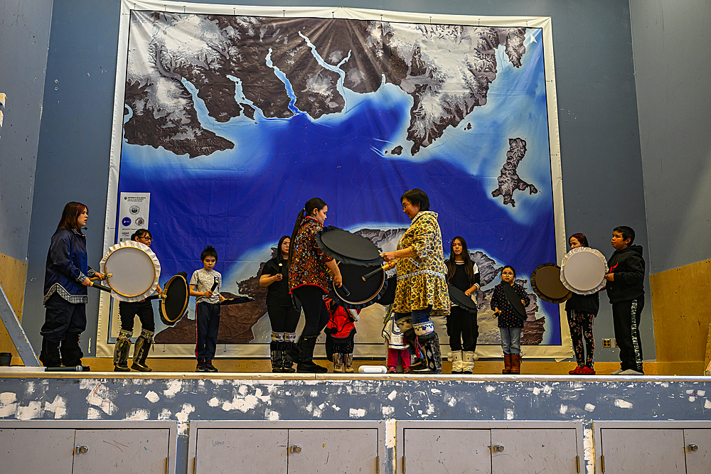 Inuit children performing music, Grise Fjord, most northern community in America, Nunavut, Canadian Arctic, Canada, North America