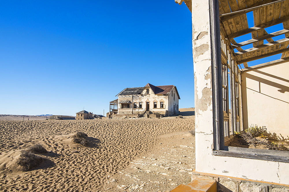 Colonial house, old diamond ghost town, Kolmanskop (Coleman's Hill), near Luderitz, Namibia, Africa