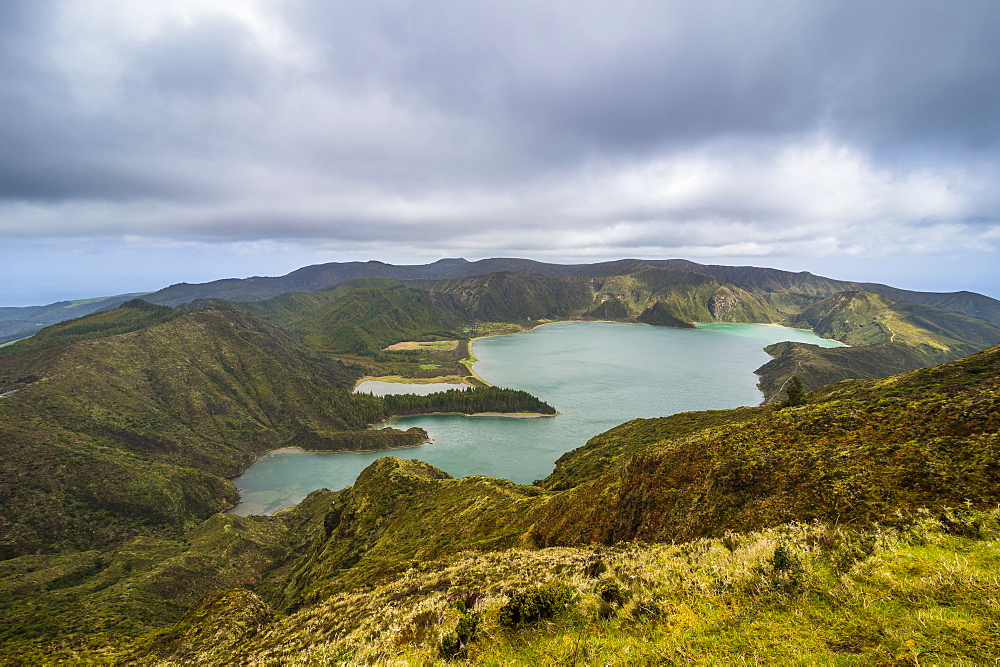 Lagoa de Fogo crater lake, Island of Sao Miguel, Azores, Portugal, Atlantic, Europe