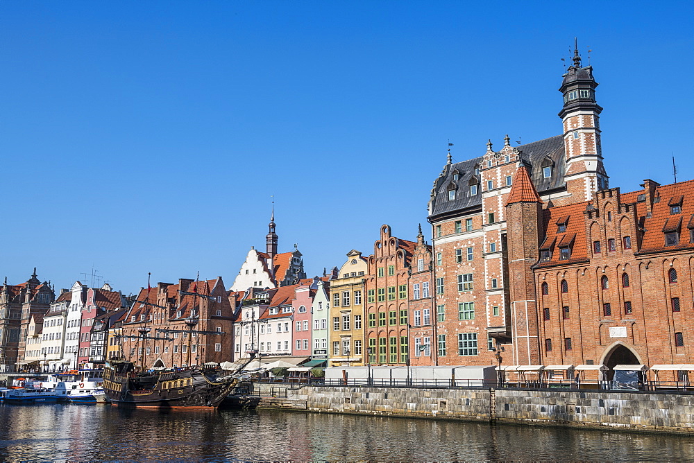 Hanseatic League houses on the Motlawa river, Gdansk, Poland, Europe