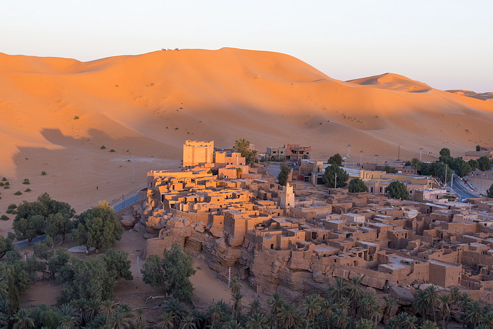 View over the Oasis of Taghit, western Algeria, North Africa, Africa