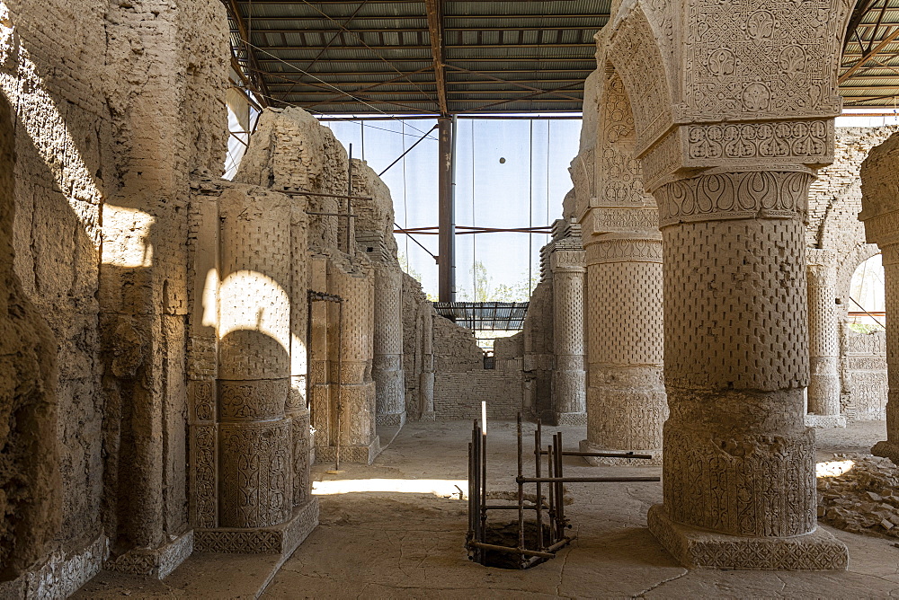 Detail of columns and arches, Haji Piyada Mosque (Noh Gonbad Mosque), Balkh, Afghanistan, Asia