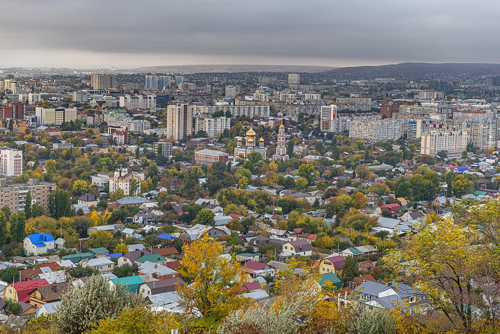 View over Saratov from the Sokolovaya Gorapark, Saratov, Saratov Oblast, Russia, Eurasia