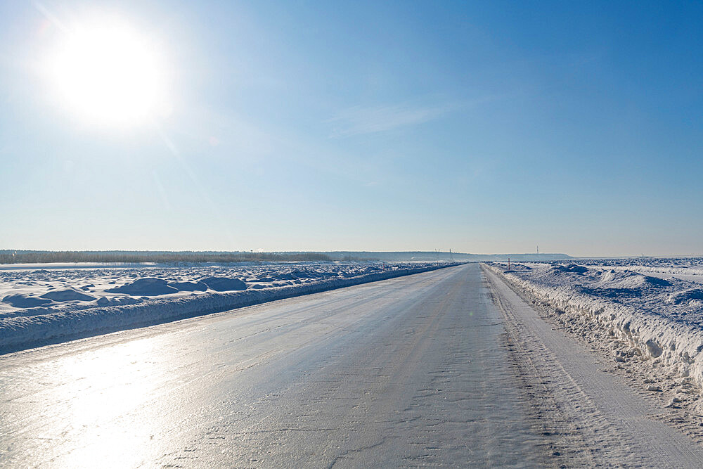 Ice road on the frozen Lena river, Road of Bones, Sakha Republic (Yakutia), Russia, Eurasia