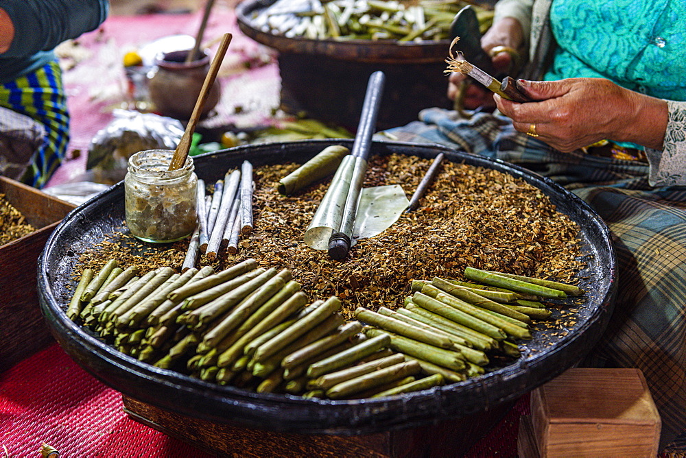 Cigar and cigarette hand made rolling, Inle Lake, Shan state, Myanmar (Burma), Asia