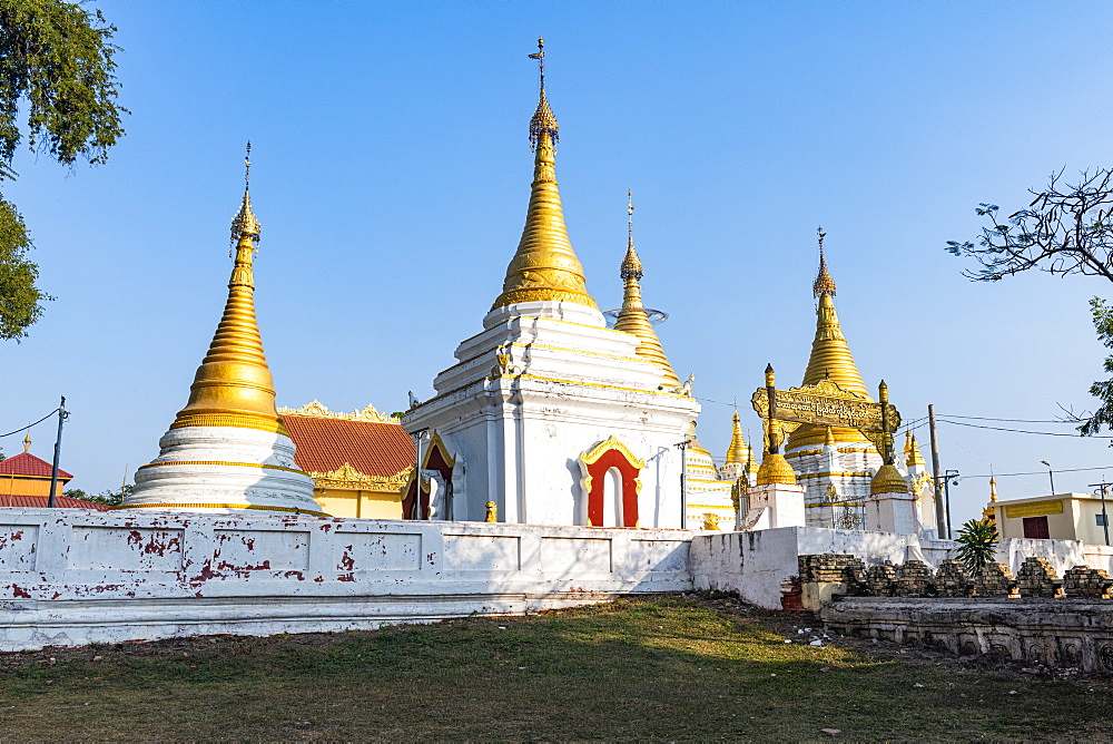 Lawka Tharahpu Pagoda, Inwa (Ava), Mandalay, Myanmar (Burma), Asia