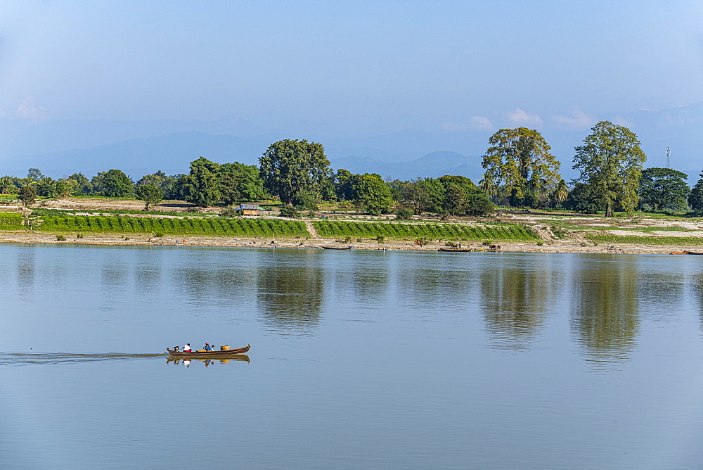 Irrawaddy River in Myitkyina, Kachin state, Myanmar (Burma), Asia