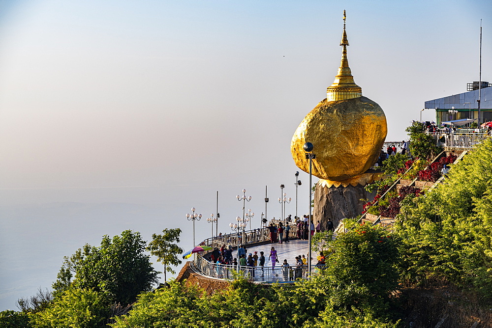 Kyaiktiyo Pagoda (Golden Rock), Mon state, Myanmar (Burma), Asia