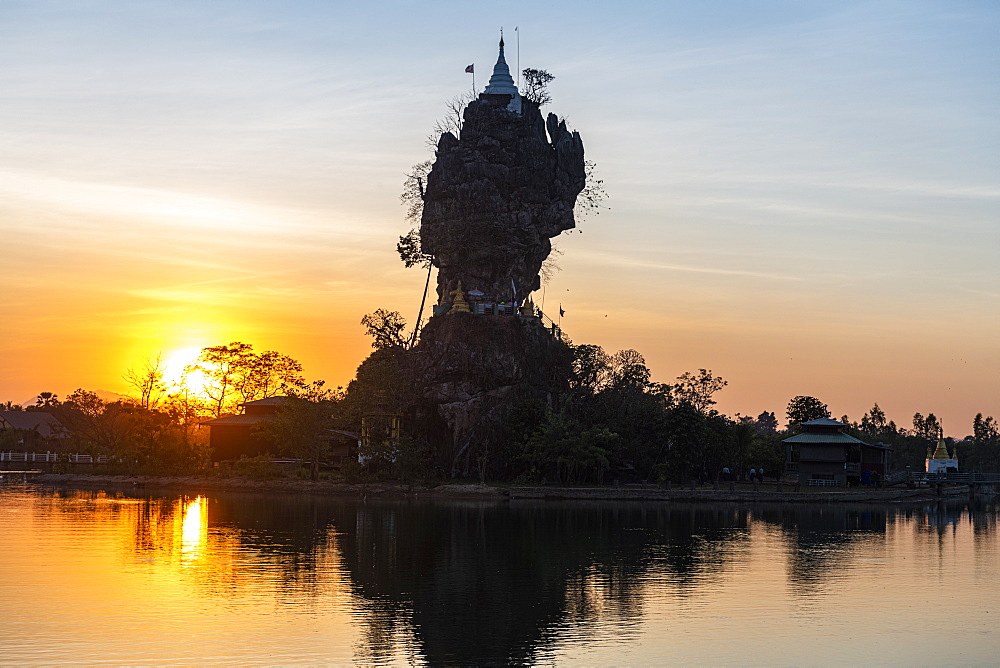 Backlight of the Kyauk Kalap pagoda, Hpa-An, Kayin state, Myanmar (Burma), Asia