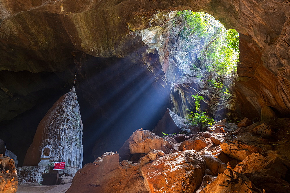 Sun rays shining in Saddan Cave, Hpa-An, Kayin state, Myanmar (Burma), Asia