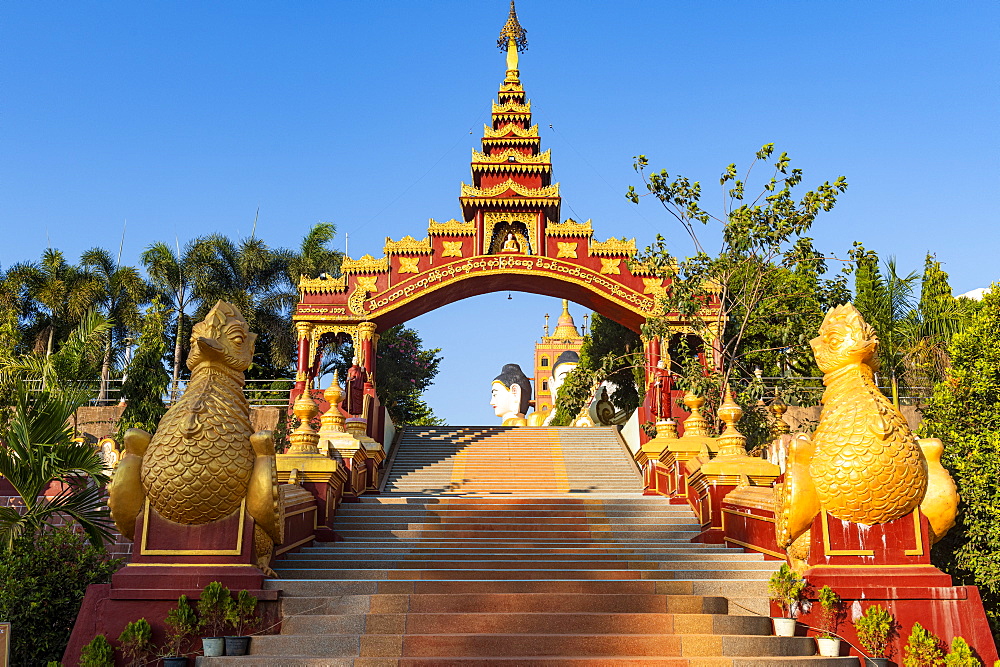 Entrance to the Ko Yin Lay Pagoda, Pupawadoy Monastery near Ye, Mon state, Myanmar (Burma), Asia