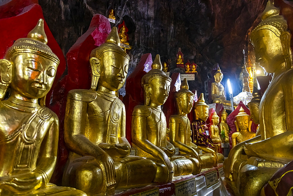 Golden Buddha statues, Pindaya cave, Pindaya, Shan state, Myanmar (Burma), Asia